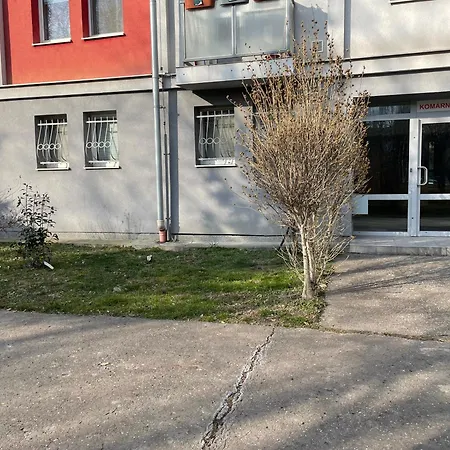 Authentic Self Check-in In Vibrant Ruzinov Area, Komarnicka 42, Апартаменты Братислава