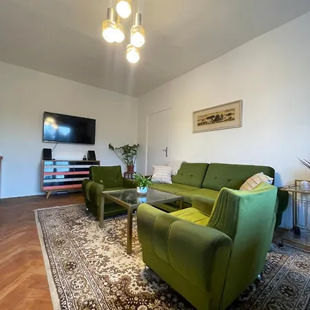 Authentic Self Check-in In Vibrant Ruzinov Area, Komarnicka 42, Bratislava