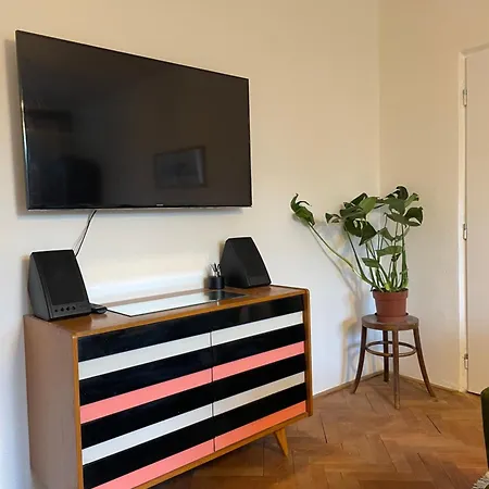 Authentic Self Check-in In Vibrant Ruzinov Area, Komarnicka 42, Apartment