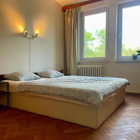 Apartment Authentic Self Check-in In Vibrant Ruzinov Area, Komarnicka 42, *